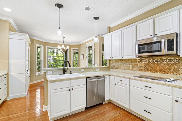 9 Loblolly Ln, Hilton Head Island, SC 29926