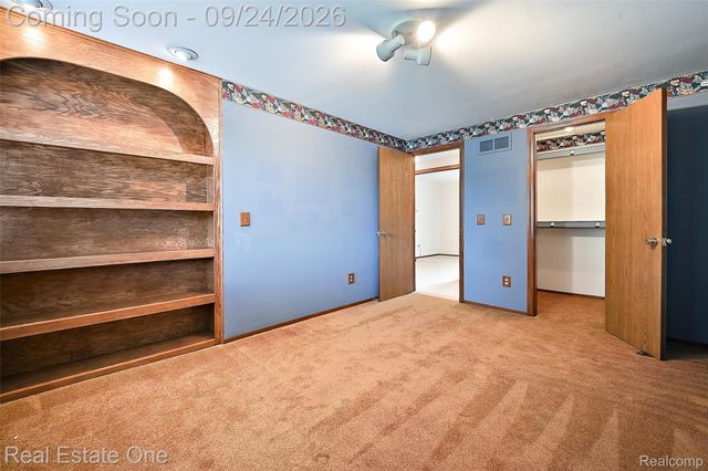 34391 Koch Avenue, Sterling Heights, MI 48310