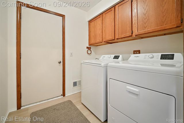 34391 Koch Avenue, Sterling Heights, MI 48310