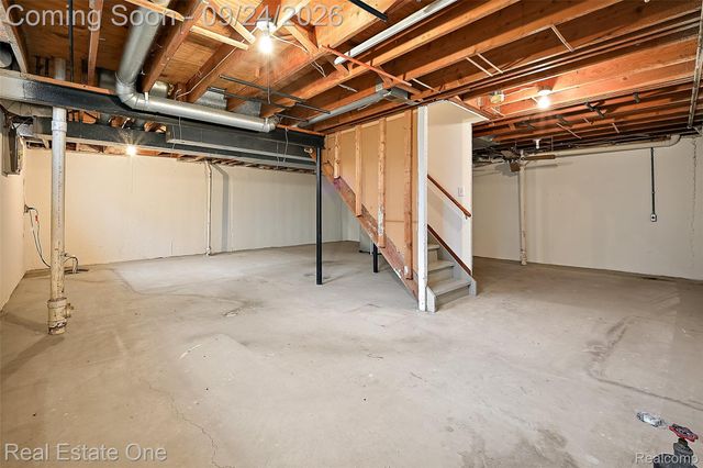 34391 Koch Avenue, Sterling Heights, MI 48310