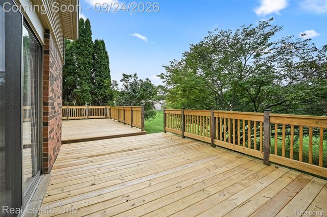 34391 Koch Avenue, Sterling Heights, MI 48310