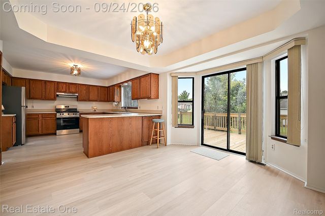 34391 Koch Avenue, Sterling Heights, MI 48310