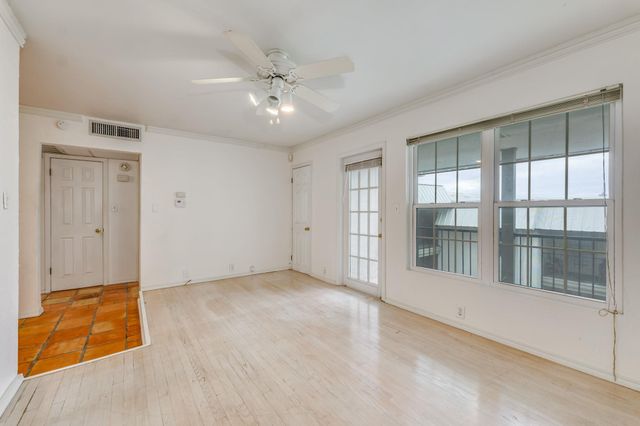 910 Duncan LN 50, Austin, TX 78705