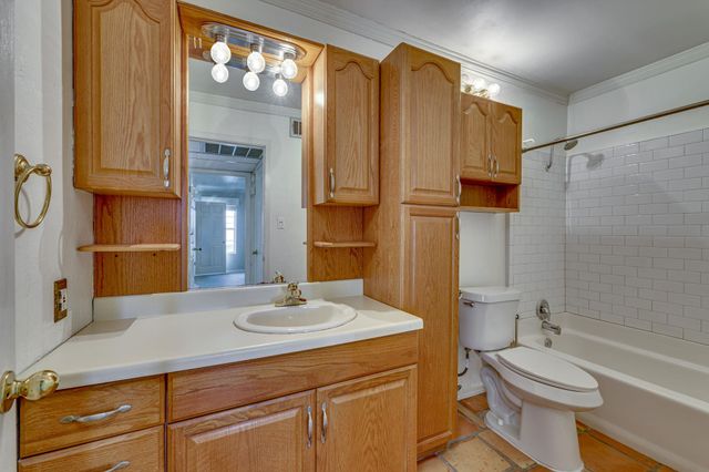 910 Duncan LN 50, Austin, TX 78705