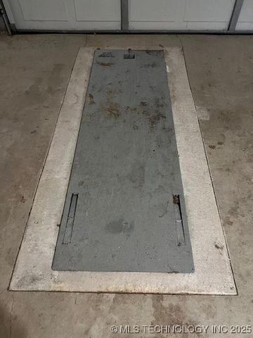 2400 W Gary Street, Broken Arrow, OK 74012