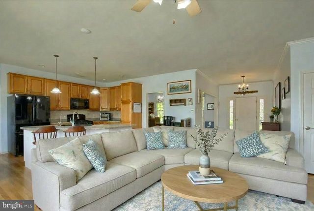 1130 W TRINDLE ROAD, Mechanicsburg, PA 17050