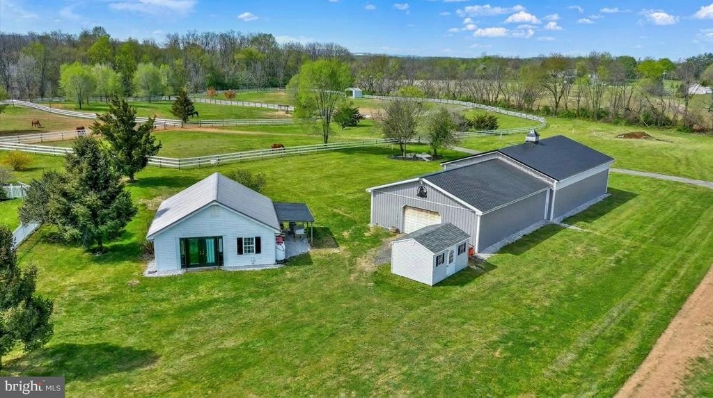 1130 W TRINDLE ROAD, Mechanicsburg, PA 17050