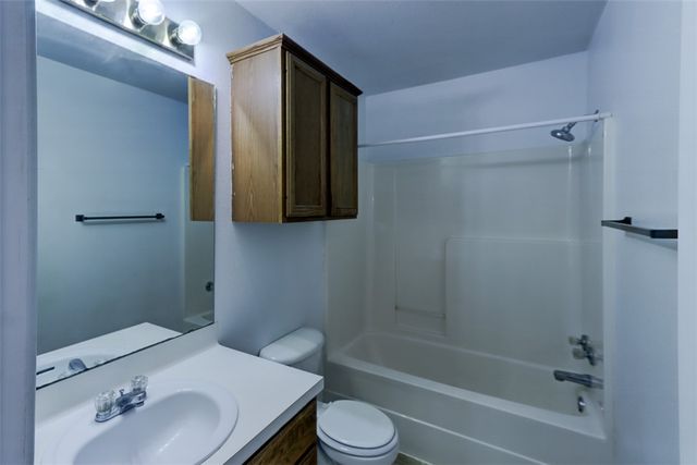 914 Sun Meadow Street, College Station, TX 77845
