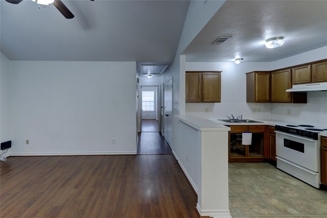 914 Sun Meadow Street, College Station, TX 77845