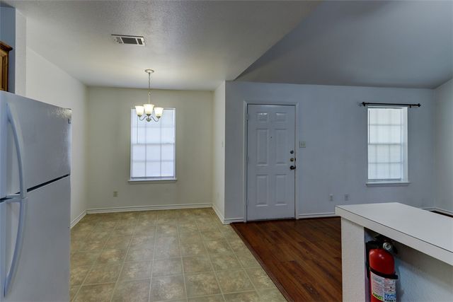 914 Sun Meadow Street, College Station, TX 77845
