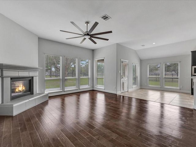 6302 Fisher Reef Drive, Beach City, TX 77523