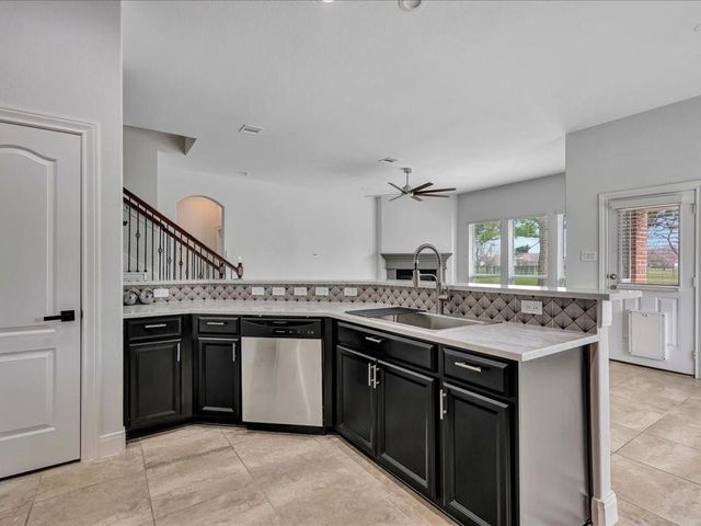 6302 Fisher Reef Drive, Beach City, TX 77523