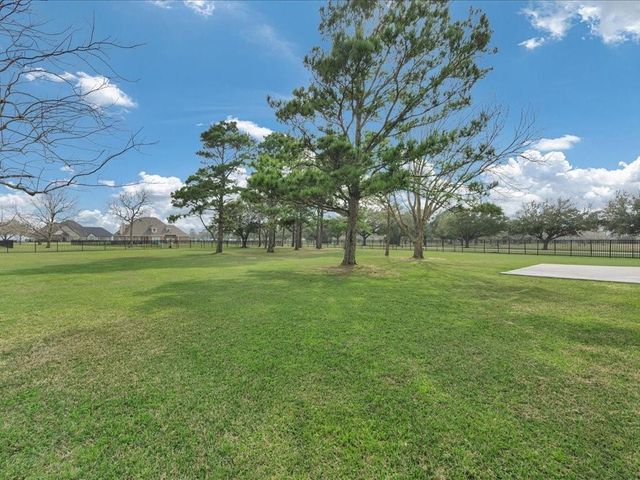 6302 Fisher Reef Drive, Beach City, TX 77523
