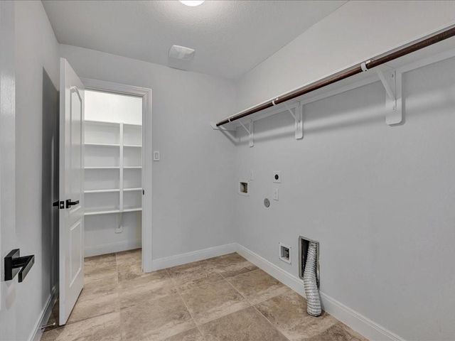 6302 Fisher Reef Drive, Beach City, TX 77523