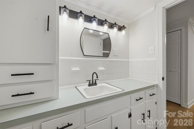 401 S East End Avenue, Statesville, NC 28677