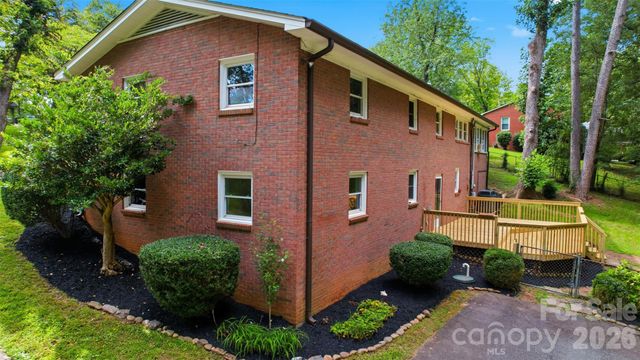 401 S East End Avenue, Statesville, NC 28677