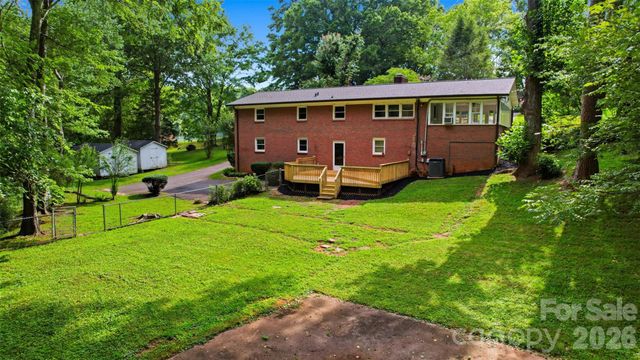 401 S East End Avenue, Statesville, NC 28677