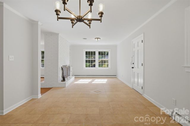 401 S East End Avenue, Statesville, NC 28677