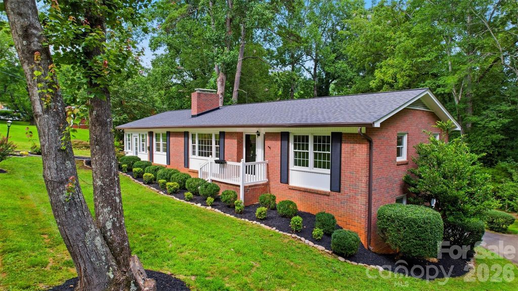 401 S East End Avenue, Statesville, NC 28677