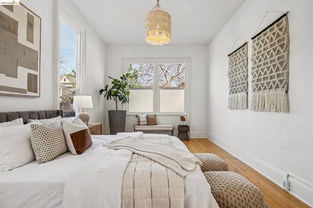 1655 12th Street, Oakland, CA 94607