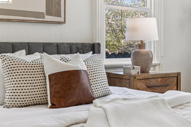 1655 12th Street, Oakland, CA 94607