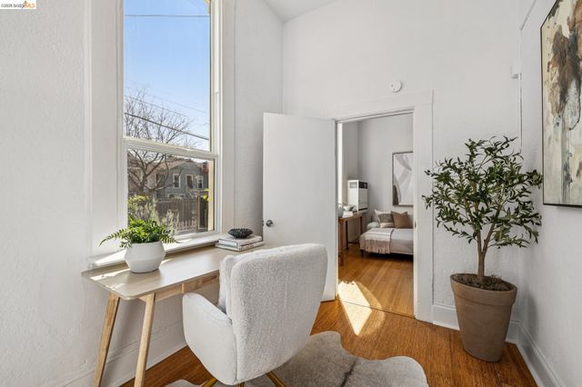 1655 12th Street, Oakland, CA 94607