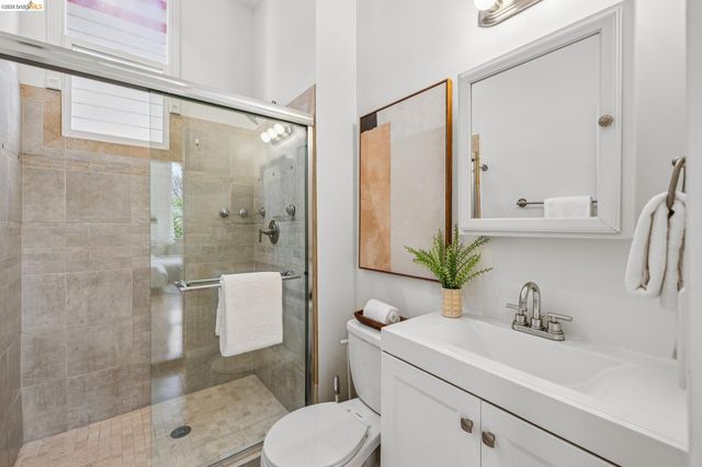 1655 12th Street, Oakland, CA 94607