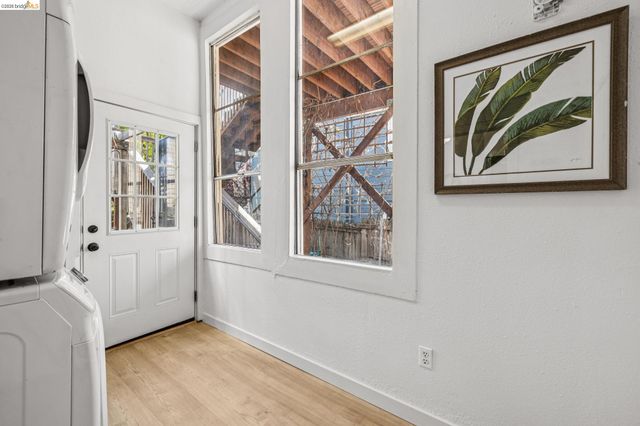 1655 12th Street, Oakland, CA 94607