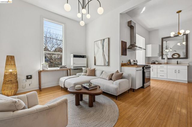 1655 12th Street, Oakland, CA 94607