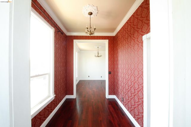 1655 12th Street, Oakland, CA 94607