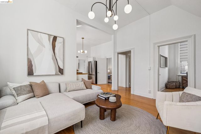 1655 12th Street, Oakland, CA 94607