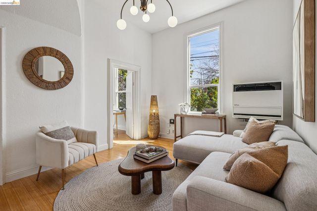 1655 12th Street, Oakland, CA 94607