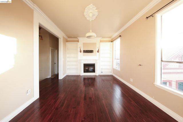 1655 12th Street, Oakland, CA 94607