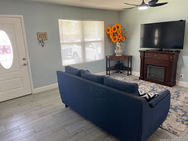 5043 Galahad, San Antonio, TX 78218