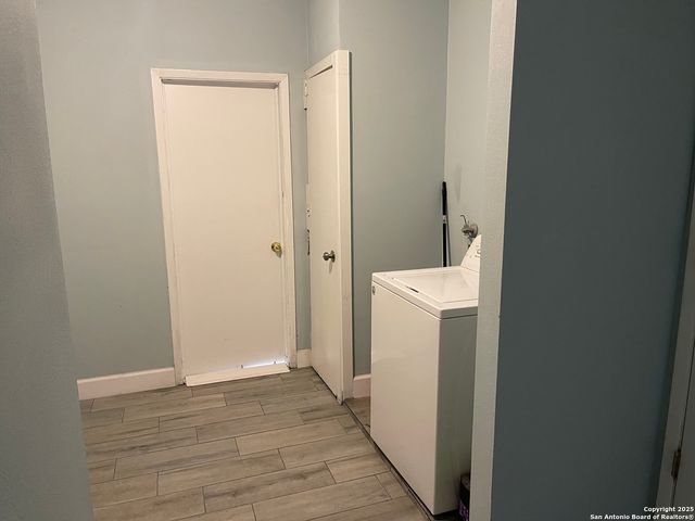5043 Galahad, San Antonio, TX 78218