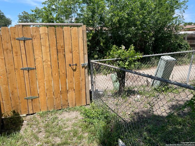 5043 Galahad, San Antonio, TX 78218