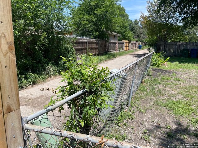 5043 Galahad, San Antonio, TX 78218