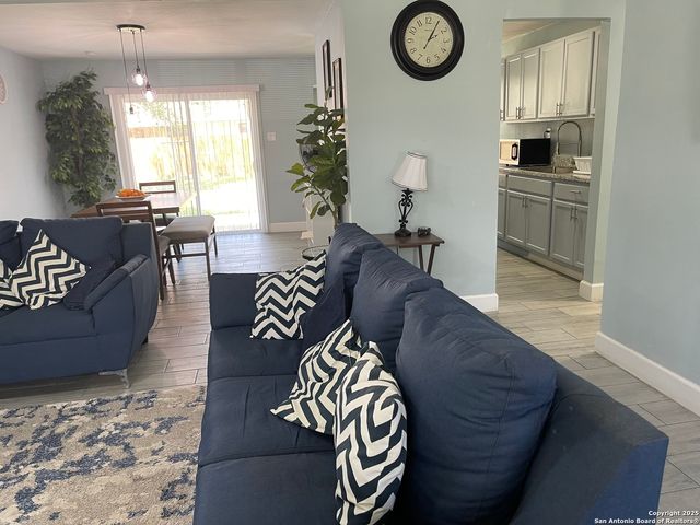 5043 Galahad, San Antonio, TX 78218