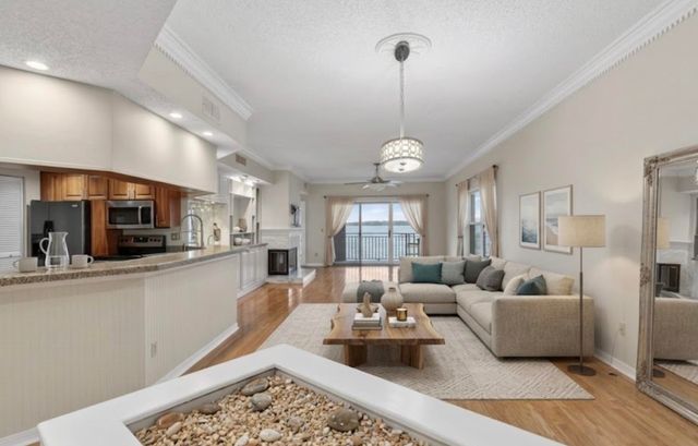2099 E Winterbourne 306, Orange Park, FL 32073