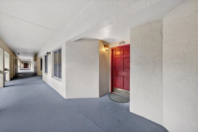 2099 E Winterbourne 306, Orange Park, FL 32073