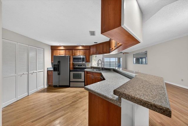 2099 E Winterbourne 306, Orange Park, FL 32073