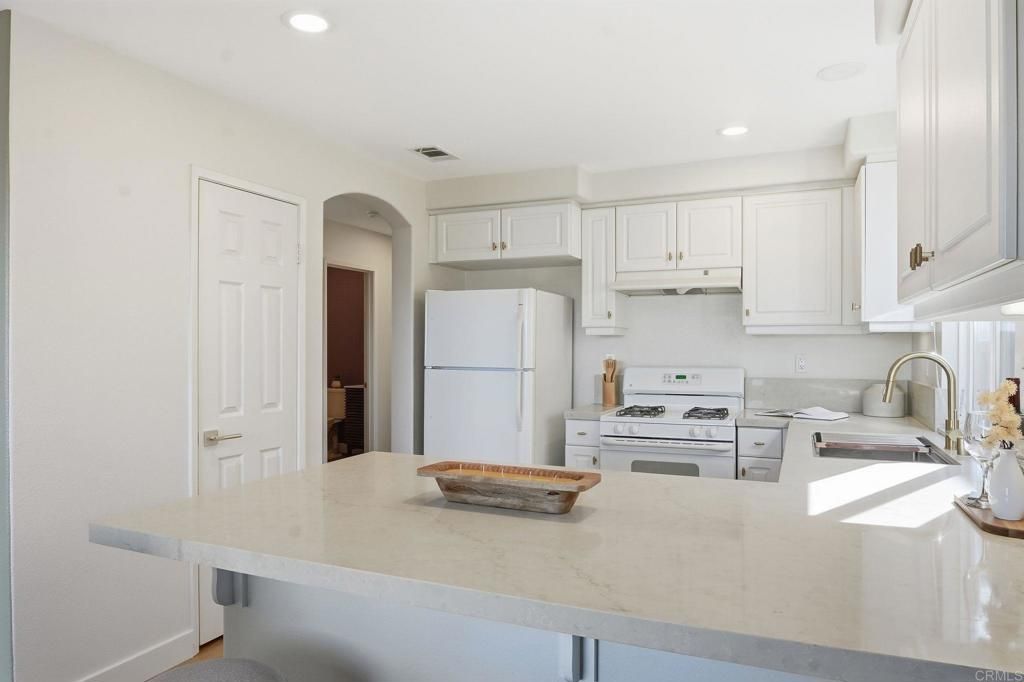 Image 14 of property listing at 484 Vista San Lucas, San Diego, CA 92154