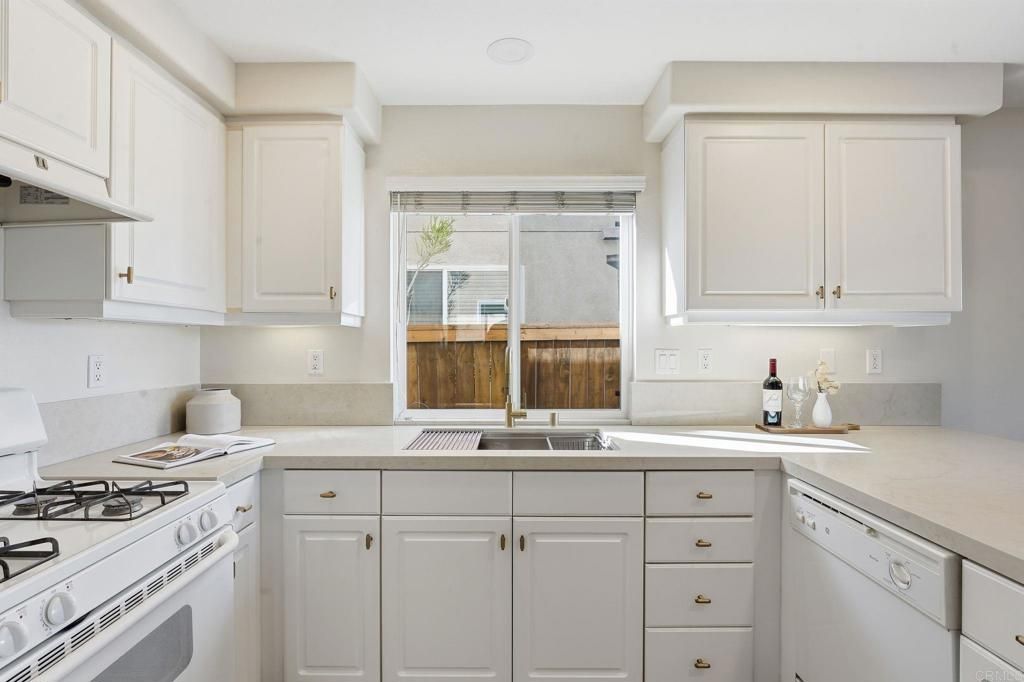 Image 16 of property listing at 484 Vista San Lucas, San Diego, CA 92154