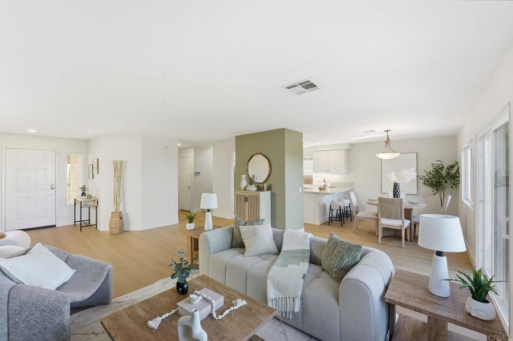 Image 4 of property listing at 484 Vista San Lucas, San Diego, CA 92154