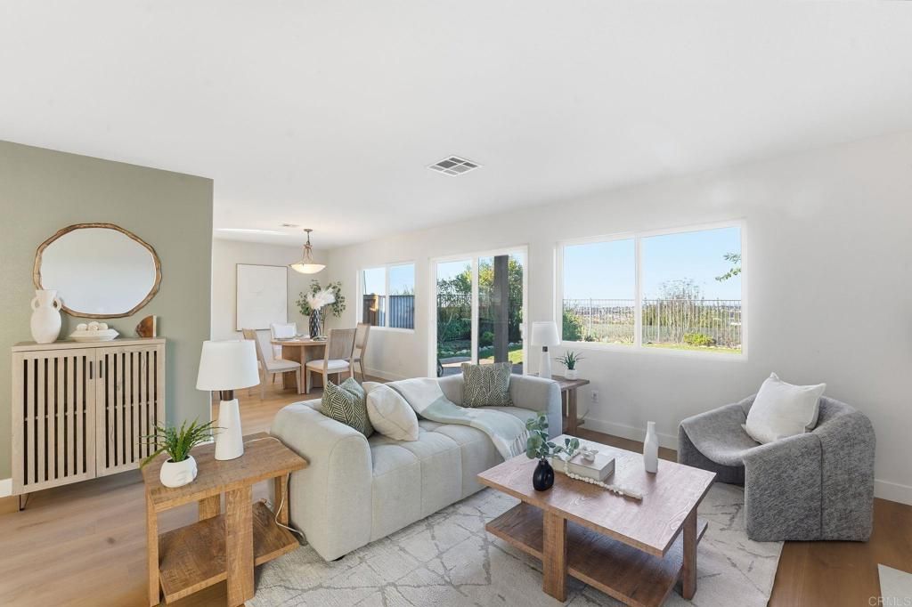 Image 9 of property listing at 484 Vista San Lucas, San Diego, CA 92154