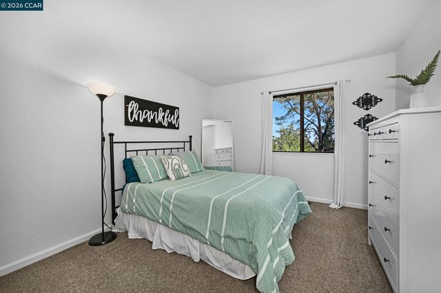 10 Swansea Ln, Pleasant Hill, CA 94523