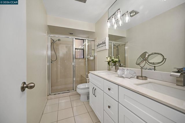 10 Swansea Ln, Pleasant Hill, CA 94523