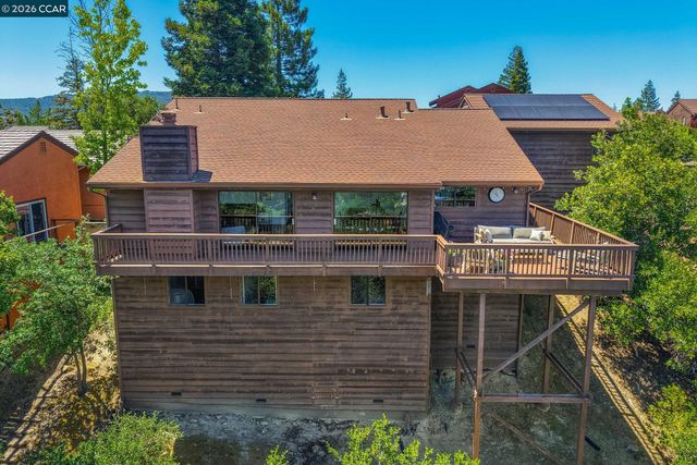 10 Swansea Ln, Pleasant Hill, CA 94523