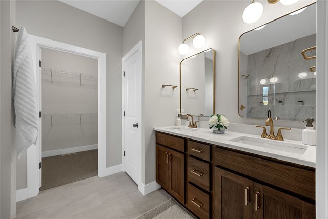 2239 Royal Oak Ridge Road, Marion, IA 52302