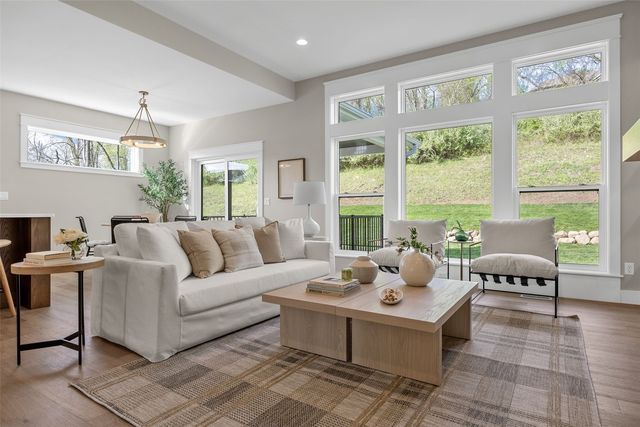 2239 Royal Oak Ridge Road, Marion, IA 52302